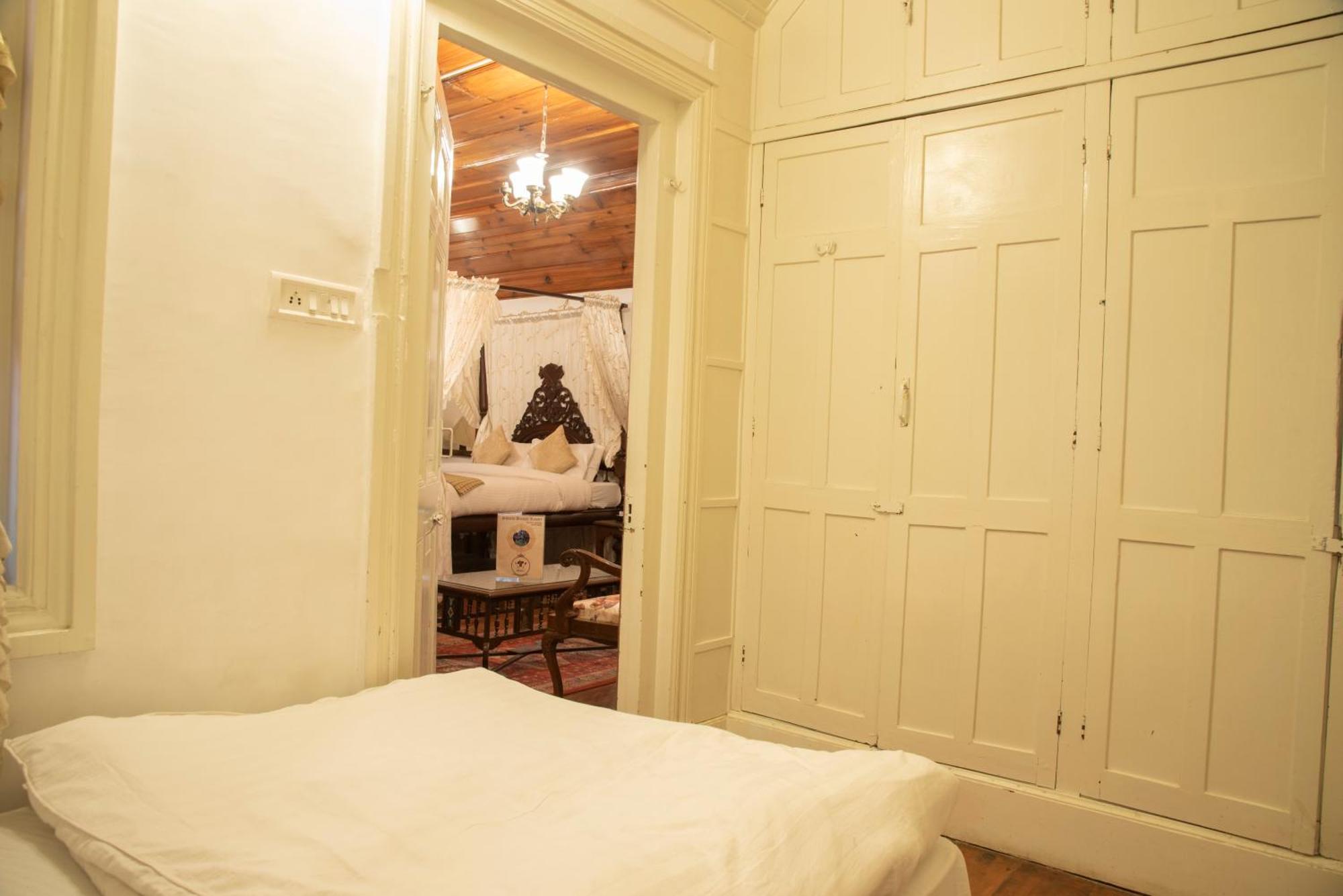 Shimla British Resort Экстерьер фото