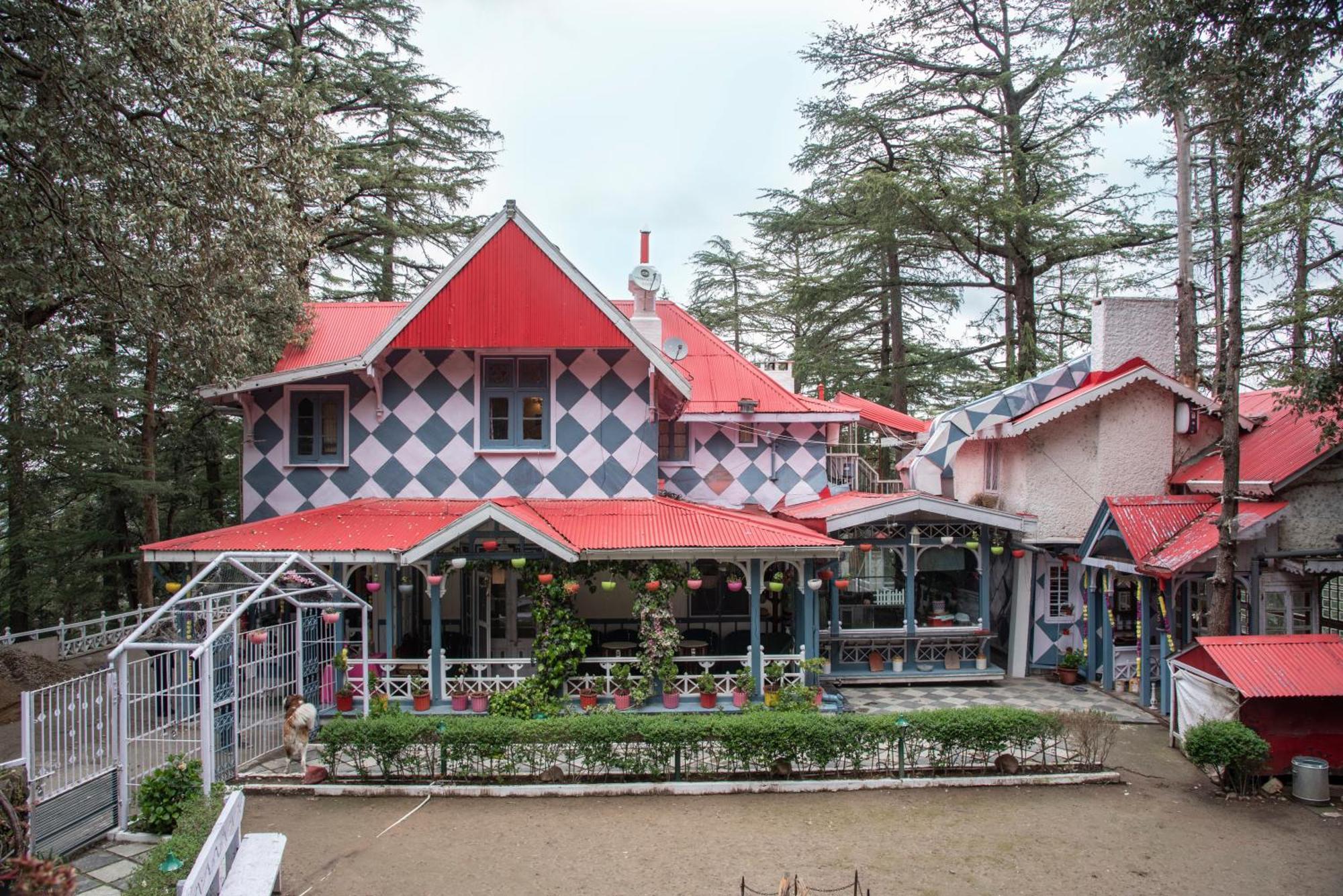 Shimla British Resort Экстерьер фото